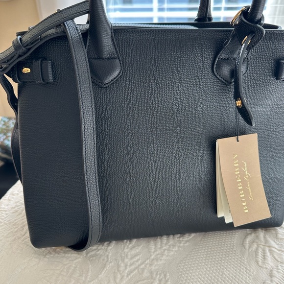 Burberry handbag new with tags and dust bag medium size - Picture 3 of 6